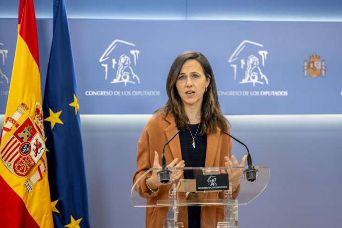 La diputada de Podemos, Ione Belarra, durante una rueda de prensa, en el Congreso de los Diputados, a 10 de marzo de 2026, en Madrid (España).