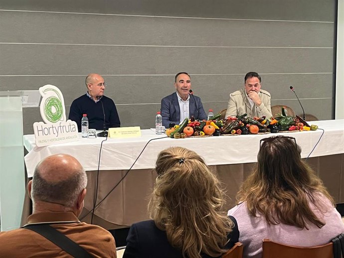 Juan Tomás Cano renueva como presidente de Hortyfruta por dos años más.