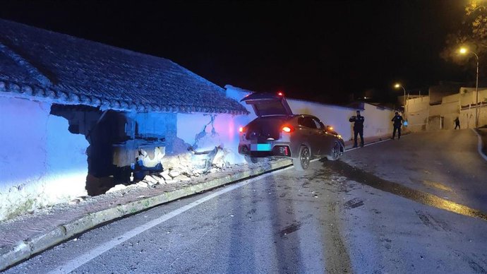 Accidente de un vehículo en Alomartes.