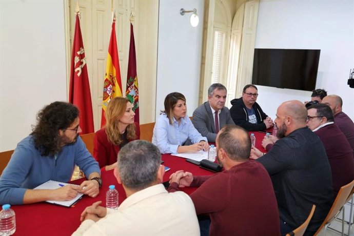 Reunión entre la administración regional, local y los trabajadores de Sabic