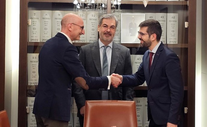 Firma de la compraventa del inmueble ubicado en la calle Méjico, 18.