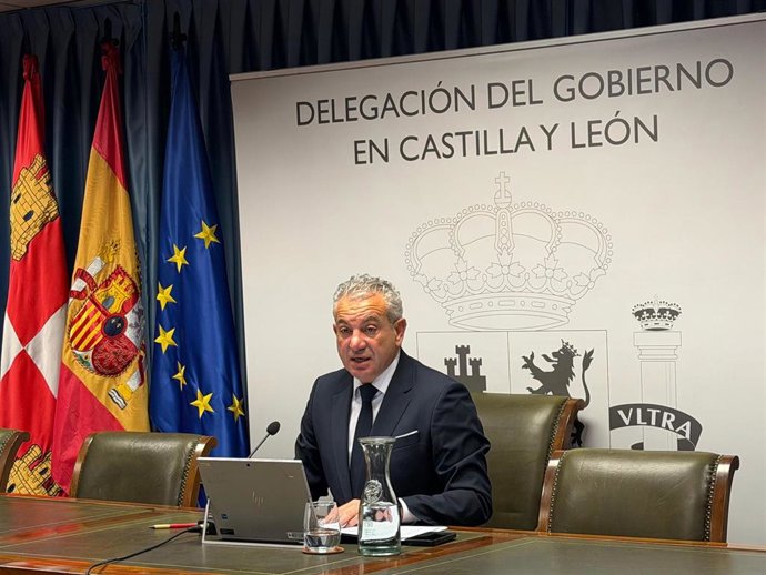 Archivo - El delegado del Gobierno en Castilla y León, Nicanor Sen,  durante una rueda de prensa.