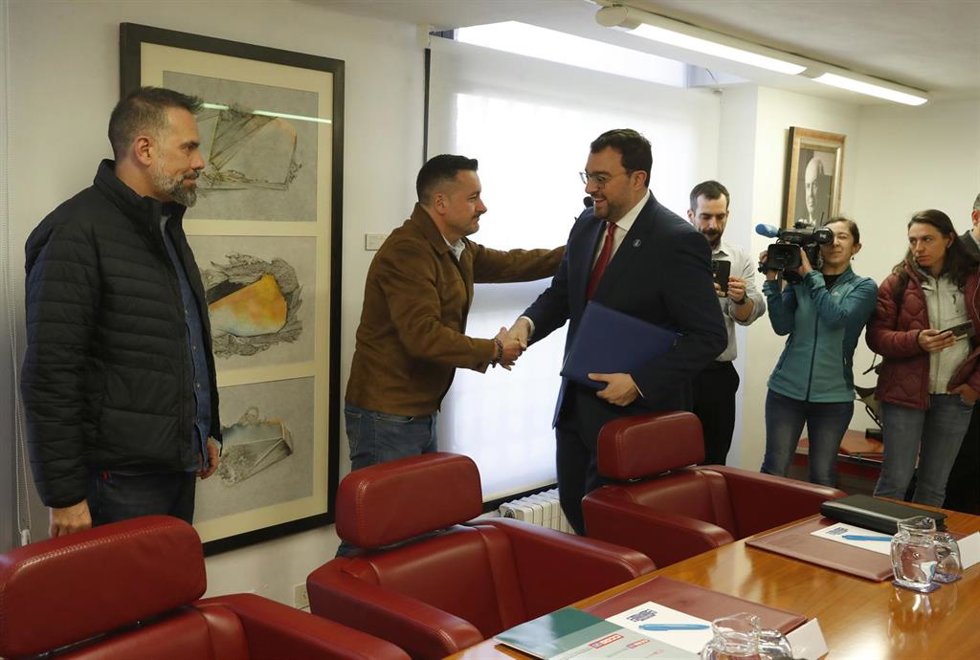 Reunión entre Principado y agentes sociales para evaluar las consecuencias de la guerra de Irán en la economía regional.