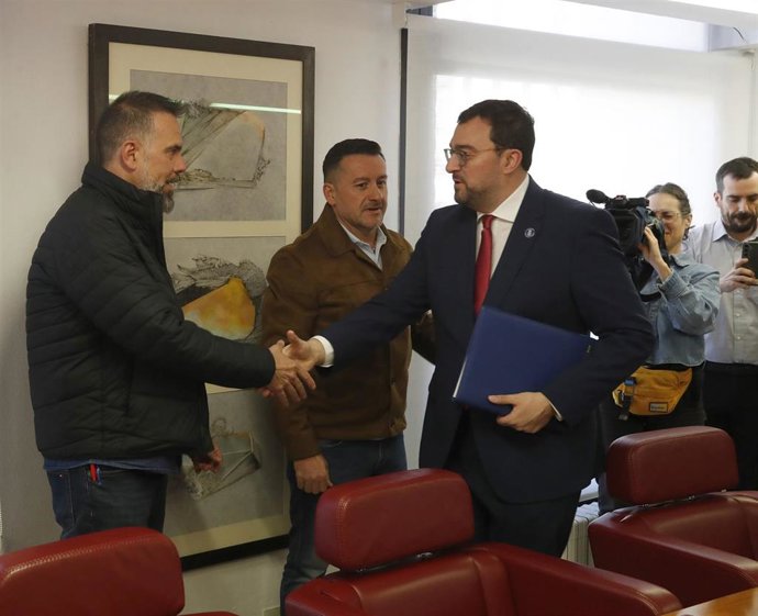 Reunión para evaluar los efectos económicos en Asturias de la crisis derivada de la guerra en Irán.