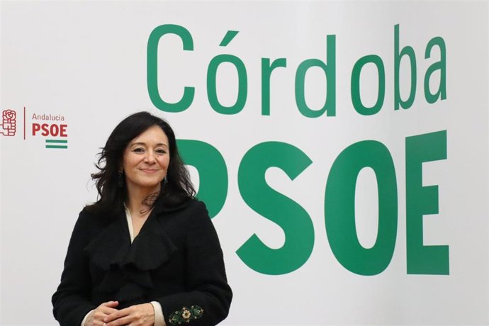 Archivo - La secretaria general del PSOE de Córdoba, Rafi Crespín, en la sede de su partido. Imagen de archivo. 