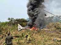 Ascienden a 66 los muertos en el accidente del avión militar estrellado al sur de Colombia