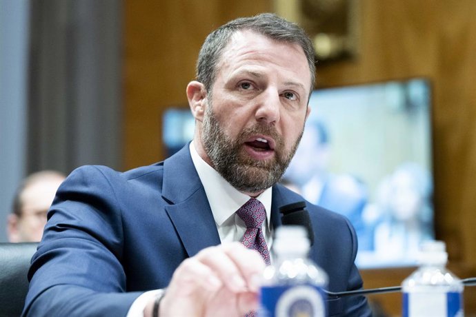 18 de março de 2026, Washington, Distrito de Columbia, EUA: O senador norte-americano MARKWAYNE MULLIN (R-OK) discursando em uma audiência da Comissão de Segurança Interna e Assuntos Governamentais do Senado no Capitólio dos EUA, em Washington, D.C.