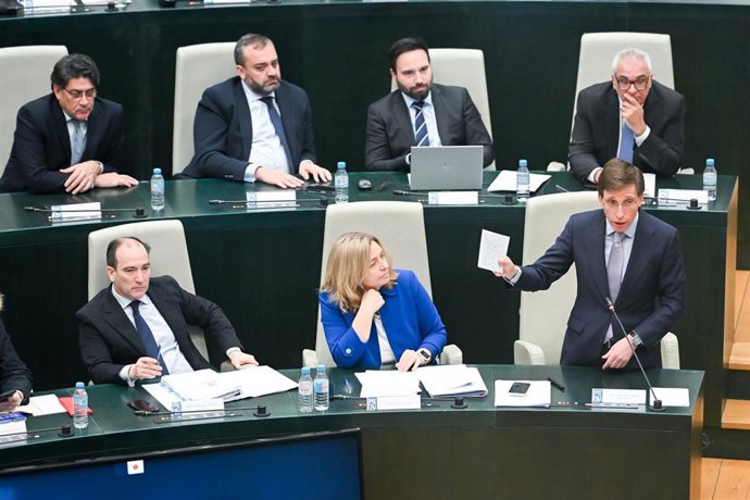 El alcalde de Madrid, José Luis Martínez Almeida, durante una sesión ordinaria del Pleno del Ayuntamiento de Madrid, en el Palacio de Cibeles, a 24 de febrero de 2026, en Madrid (España). La crisis abierta en Vox marca el Pleno de Cibeles, el segundo del 