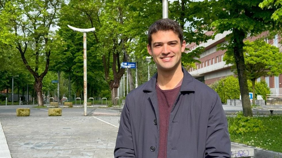Archivo - El portavoz parlamentario del PNV, Joseba Díez Antxustegi
