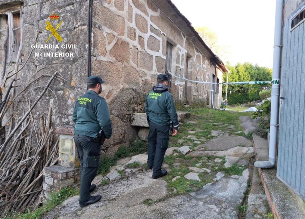 Muere un vecino de As Neves (Pontevedra) de 47 años en un incendio en su vivienda.