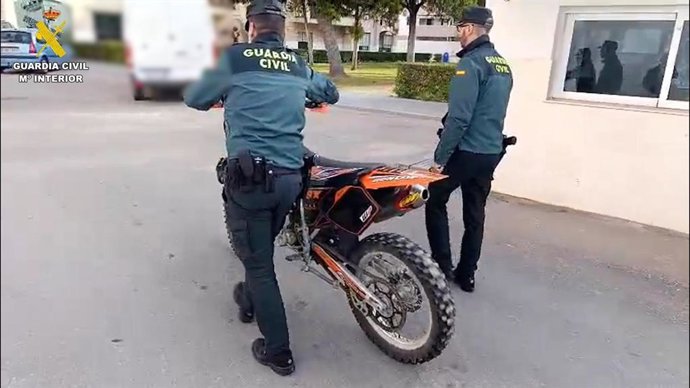 Motocicleta incautada por la Guardia Civil en Jerez de la Frontera (Cádiz)