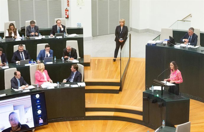 Archivo - La portavoz del PSOE en el Ayuntamiento de Madrid, Reyes Maroto, interviene durante una sesión ordinaria del Pleno del Ayuntamiento de Madrid, en el Palacio de Cibeles