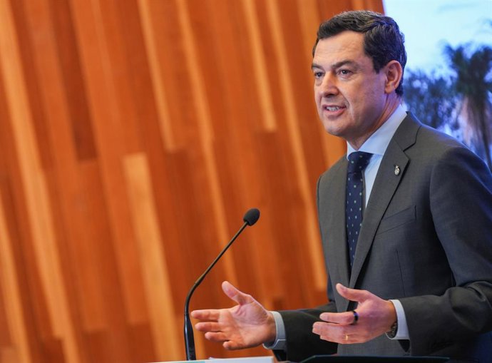 El presidente de la Junta de Andalucía, Juanma Moreno, interviene en el acto oficial de colocación de la primera piedra del Hospital Materno Infantil del Juan Ramón Jiménez de Huelva. A 18 de marzo de 2026 en Huelva (Andalucía, España). El nuevo edificio 