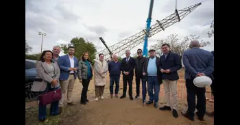 El Ayuntamiento de Sevilla y Endesa retiran la línea eléctrica en superficie junto al Parque de Miraflores