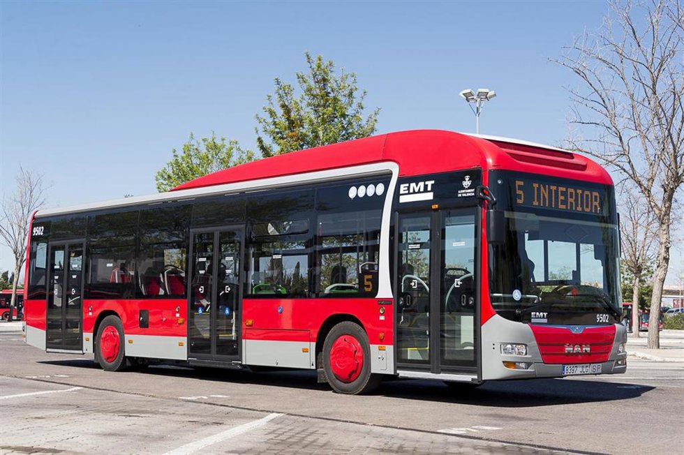 Archivo - Autobús EMT