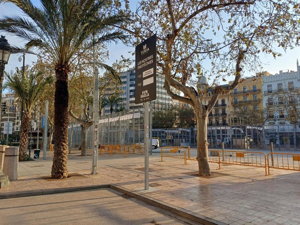 Vallas en la Plaza del Ayuntamiento de València