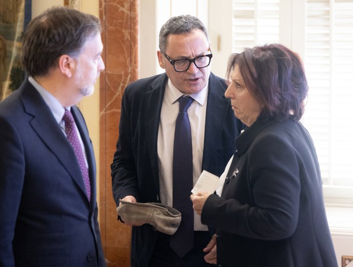 La fiscal general del Estado, Teresa Peramato Martín, y el ex-fiscal general del Estado, Álvaro García Ortiz, durante la II Jornada de debate sobre el proyecto de Ley Orgánica de Enjuiciamiento Criminal, en el Centro de Estudios Políticos y 