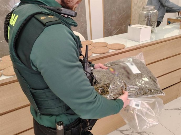 Droga intervenida por los agentes en el marco de la operación