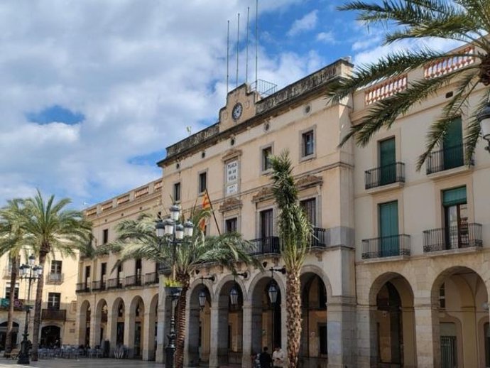 Fachada del Ayuntamiento de Vilanova i la Geltrú