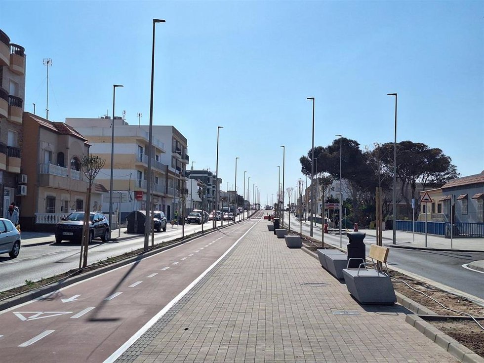 Vista del nuevo bulevar de la travesía de Balanegra (Almería).