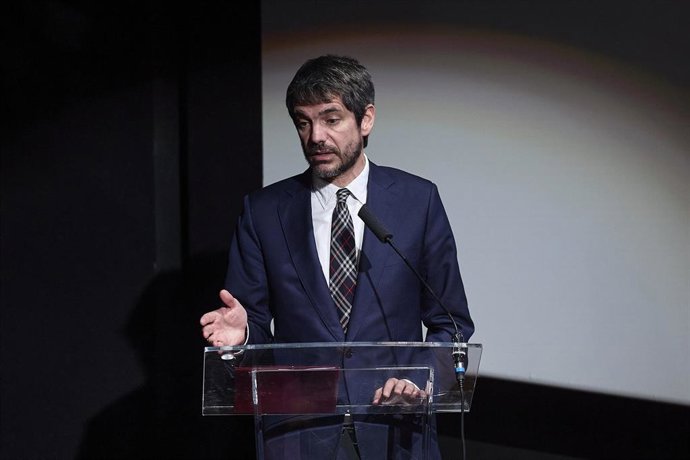 Archivo - El ministro de Cultura, Ernest Urtasun, en una nota de prensa. 