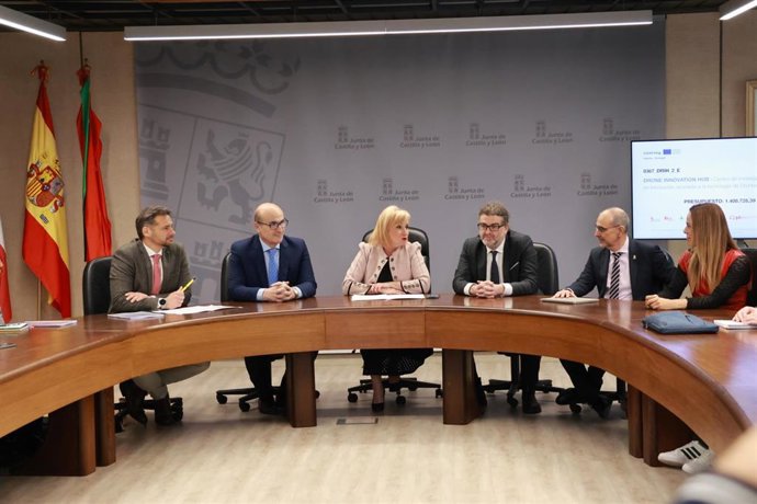 La consejera de Industria, Leticia García, preside la reunión de lanzamiento del proyecto DrIH en Zamora