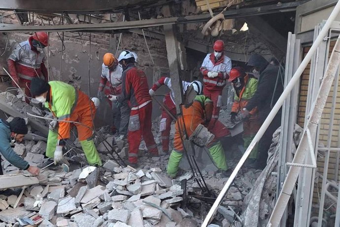 March 11, 2026, Tabriz, Iran: Rescue teams from the Iranian Red Crescent Society (IRCS) are working at the site of a building damaged by an airstrike in Tabriz. On February 28, 2026, Washington coordinated strikes with Israel against Iran, prompting retal