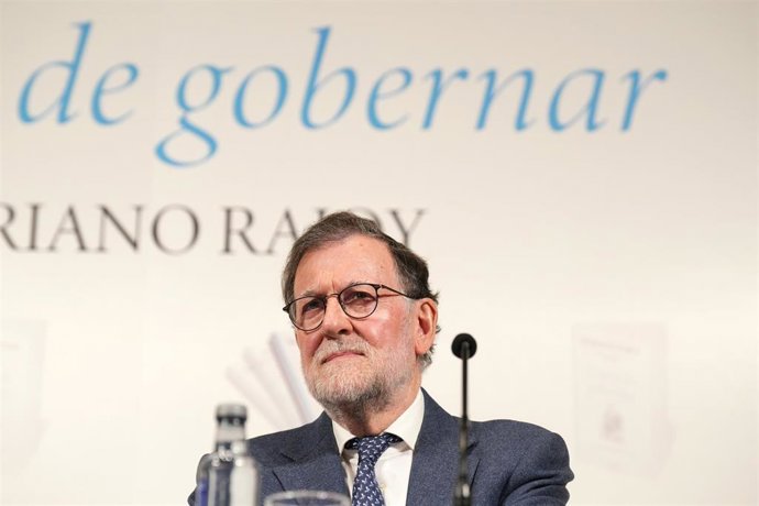 Archivo - El expresidente del Gobierno, Mariano Rajoy, durante la presentación de su último libro ‘El arte de gobernar’, en el Auditorio Carlos V del Hotel Monumento San Francisco, a 4 de diciembre de 2025, en Santiago de Compostela, Galicia (España). 