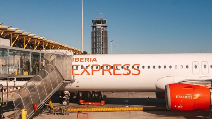 Archivo - Avión de Iberia Express.