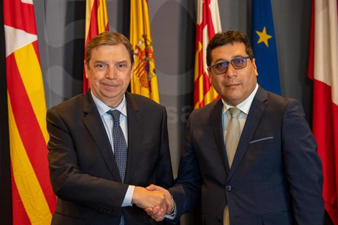 El ministro de Agricultura, Pesca y Alimentación, Luis Planas, se reúne con el titular de Desarrollo Agrario y Riego de Perú, Felipe Meza,