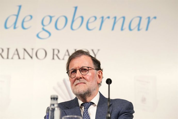 Archivo - El expresidente del Gobierno, Mariano Rajoy, durante la presentación de su último libro ‘El arte de gobernar’, en el Auditorio Carlos V del Hotel Monumento San Francisco, a 4 de diciembre de 2025, en Santiago de Compostela, Galicia (España). 