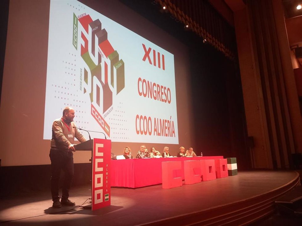 Archivo - El secretario general del sindicato provincial de Industria de CCOO de Almería, Máximo Arévalo, durante su intervención en el XIII Congreso de CCOO Almería.