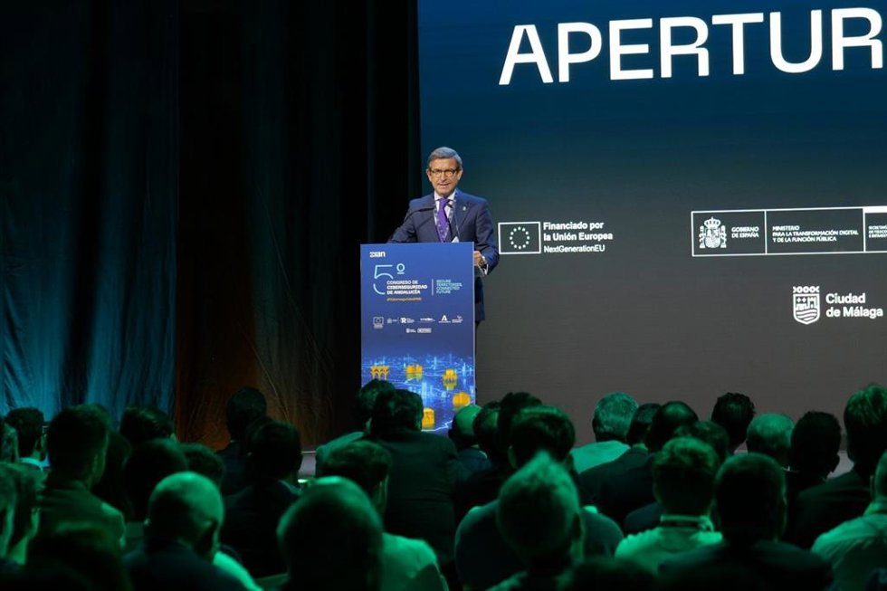 El consejero de Industria, Energía y Minas y presidente de la Agencia Digital de Andalucía, Jorge Paradela, en el V Congreso de Ciberseguridad de Andalucía.