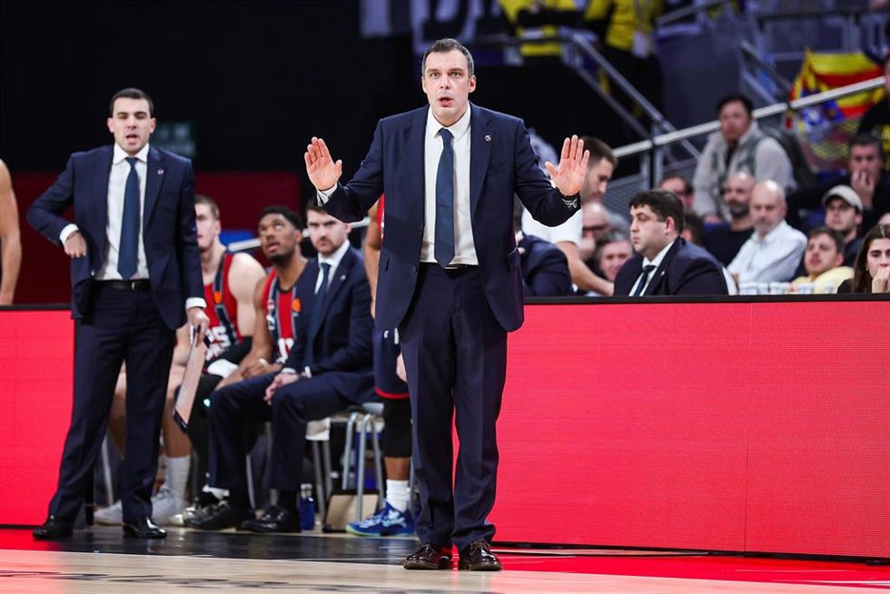 Archivo - Paolo Galbiati, entrenador del Kosner Baskonia, durante un partido