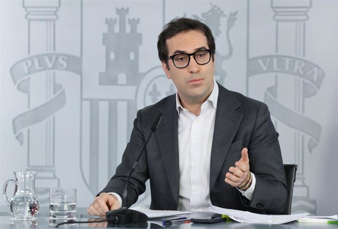El ministro de Economía, Comercio y Empresa, Carlos Cuerpo, durante la rueda de prensa tras la celebración del Consejo de Ministros en el Palacio de la Moncloa, a 24 de marzo de 2026, en Madrid (España). 