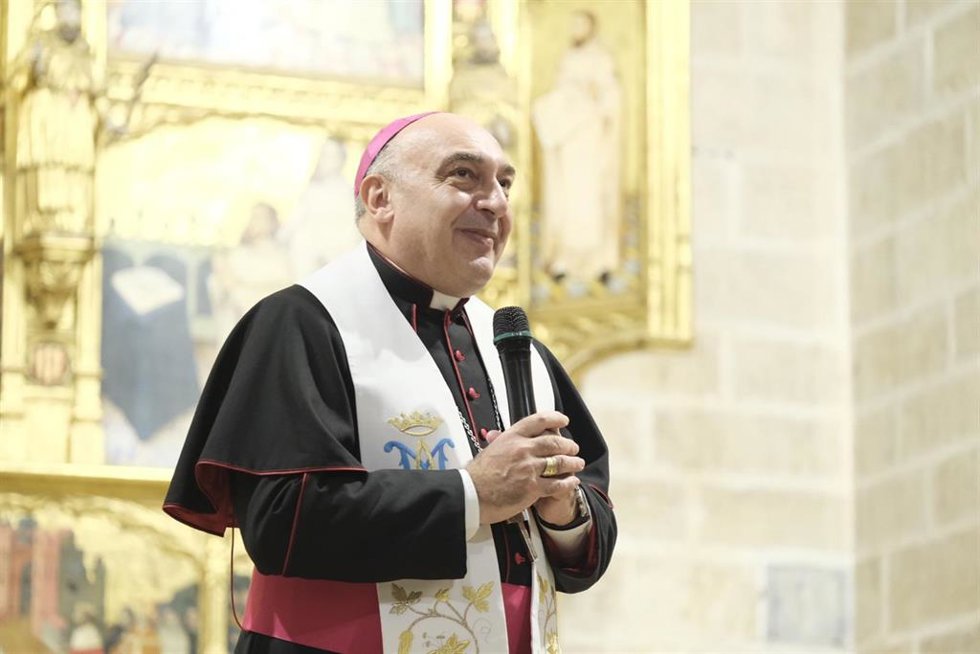 Archivo - El arzobispo de Valencia, monseñor Enrique Benavent.