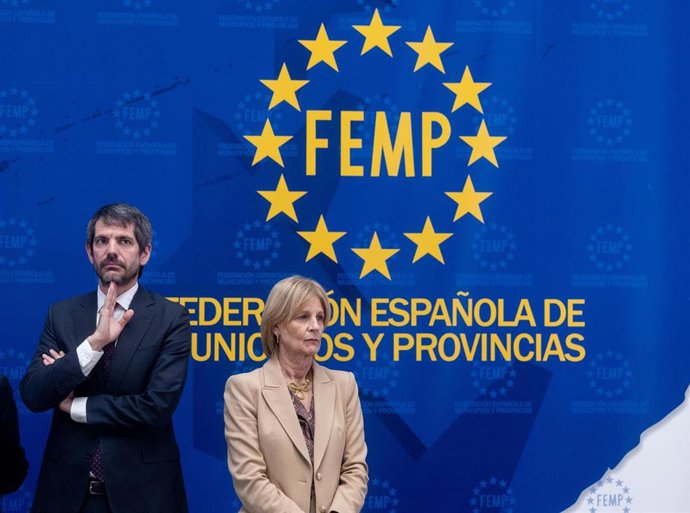El ministro de Cultura, Ernest Urtasun, y la Presidenta de la Federación Española de Municipios y Provincias (FEMP) es María José García-Pelayo Jurado, participa en la entrega de los premios de la XXV Campaña de Animación a la Lectura María Moliner, a 24 