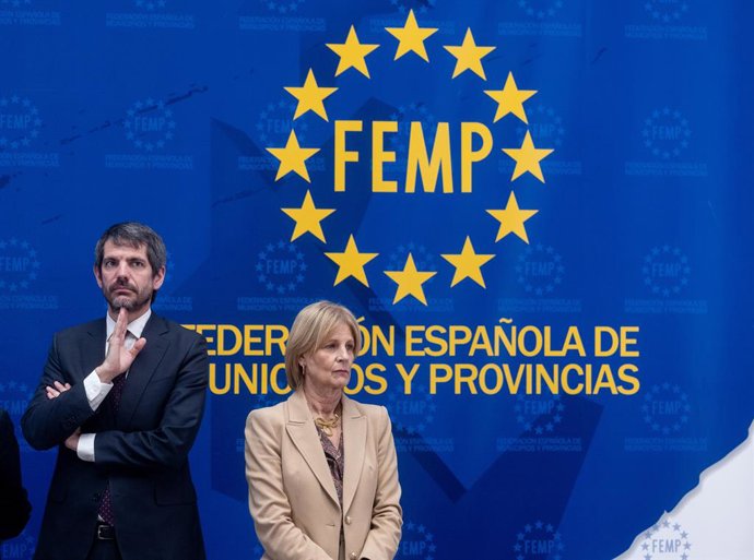 El ministro de Cultura, Ernest Urtasun, y la Presidenta de la Federación Española de Municipios y Provincias (FEMP) es María José García-Pelayo Jurado, participa en la entrega de los premios de la XXV Campaña de Animación a la Lectura María Moliner, a 24 
