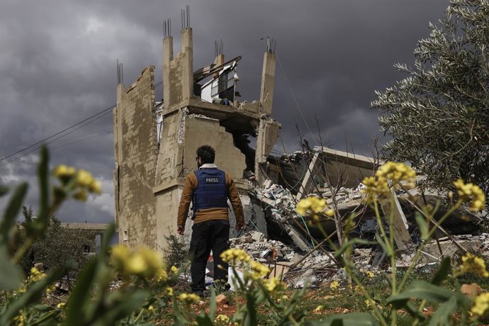 March 23, 2026, Chaat: Journalists document the location after a previous Israeli attack targeted a residential home in Chaat, Lebanon on March 23, 2026. At least 6 people were killed in the attack. Israeli attacks across the country have killed more than