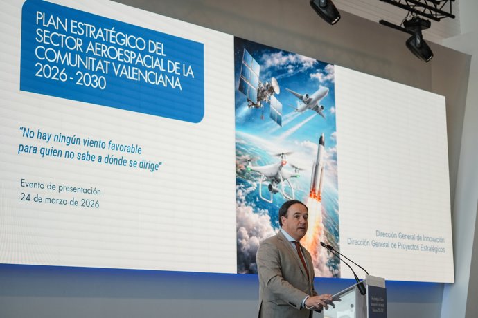 El president de la Generalitat Valenciana, Juanfran Pérez Llorca, interviene durante la presentación del Plan Estratégico del Sector Aeroespacial de la Comunitat Valenciana 2026-2030, a 24 de marzo de 2026, en Valencia, Comunidad Valenciana (España).
