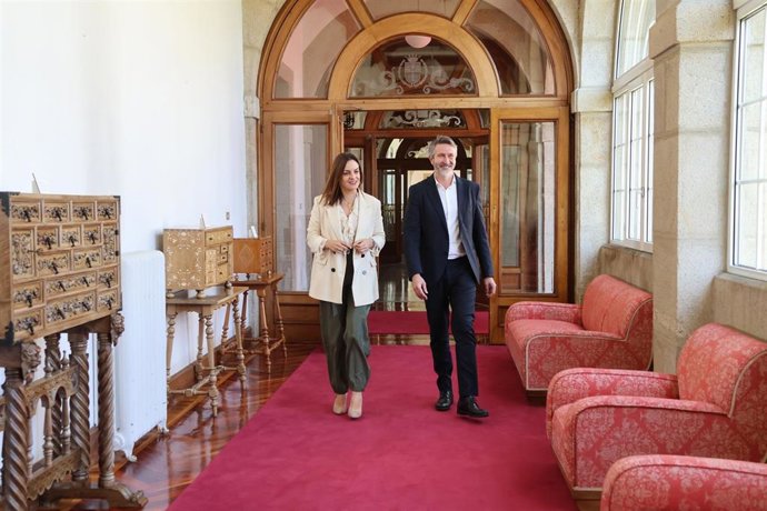 Reunión de Carmela López y Alberto Varela.