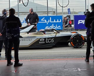 Monoplaza del equipo Jaguar TCS Racing en las pruebas libres durante el Gran Premio de Madrid del Campeonato del Mundo de Fórmula E.