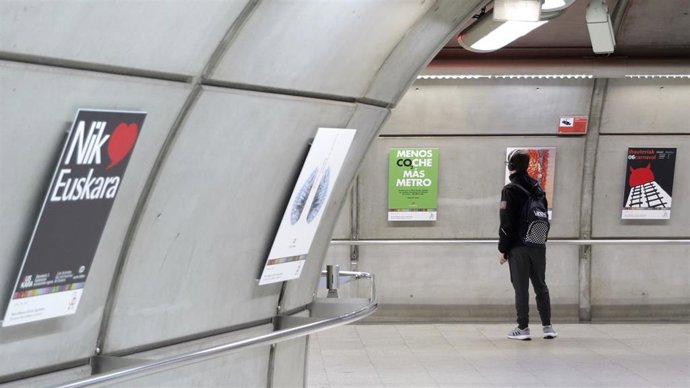 Exposición de carteles de campañas de Metro Bilbao