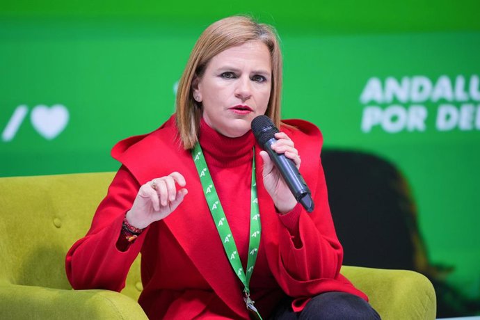 Archivo - Arxiu - La secretària d'Igualtat del PSOE, Pilar Bernabé, en imatge d'arxiu.  