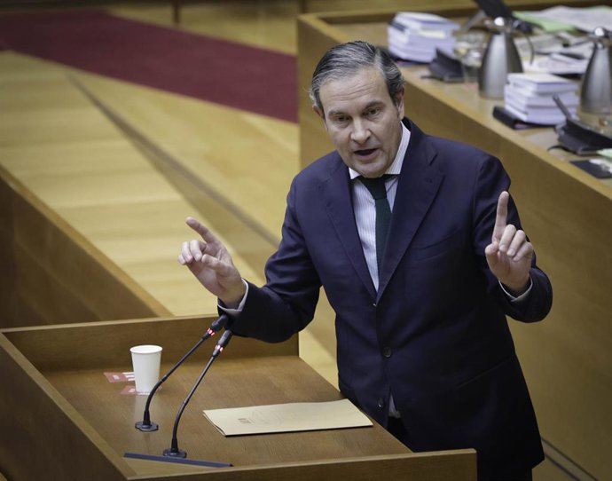 Archivo - El síndic del PP en Les Corts, Nando Pastor, en el pleno