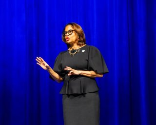 Julie Coker, presidenta y CEO de New York City Tourism + Conventions