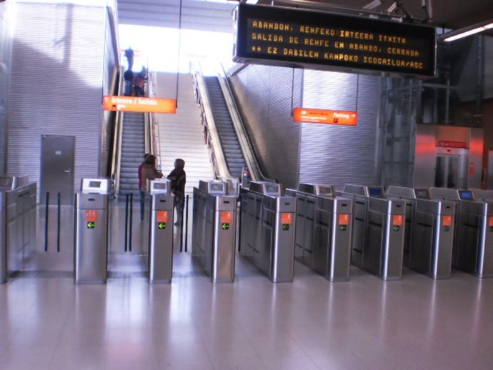 Archivo - Canceladoras en Metro Bilbao.
