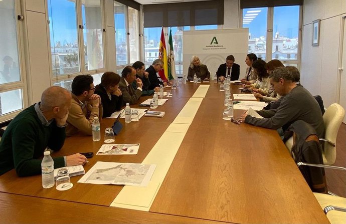 Reunión entre Junta y Ayuntamiento de Chiclana sobre el POU de la localidad.