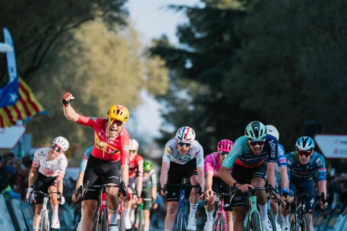 El ciclista danés Magnus Cort Nielsen (Uno-X Mobility) se ha impuesto este martes en la segunda etapa de la Volta a Catalunya, disputada entre Figueres y Banyoles sobre 167,4 kilómetros