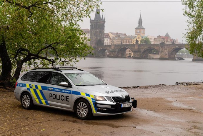 Archivo - Vehículo de la Policía checa en Praga. 